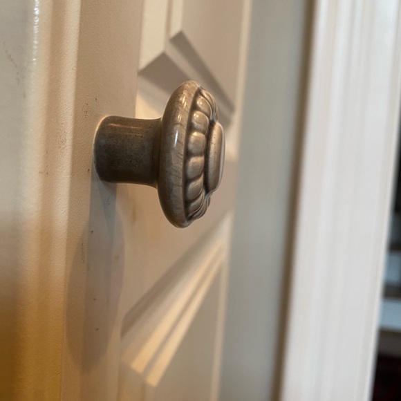 14 Amerock cabinet knobs - Picture 4 of 6